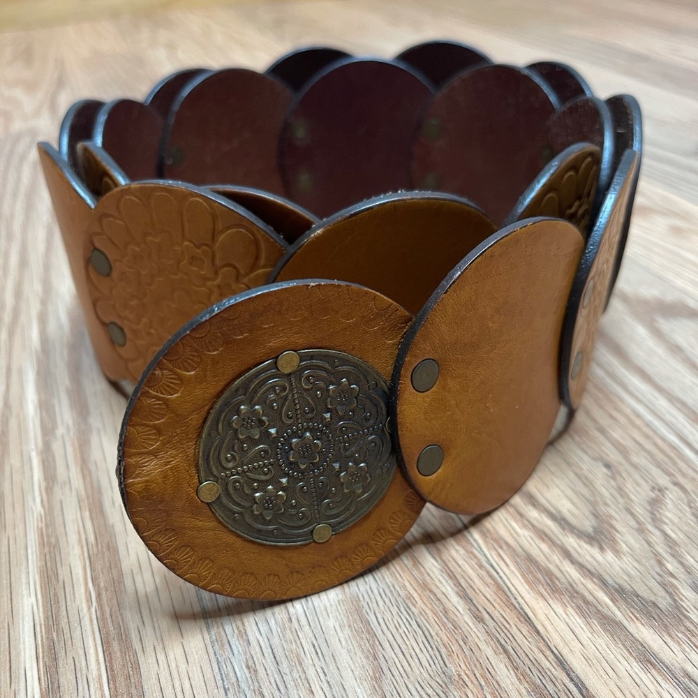 Chico’s Genuine Leather Circle Belt, Circular Shape, Brown, Boho, Size M/L